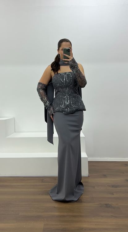 Gri Straplez İşleme Detay Büyük Beden Abiye Elbise