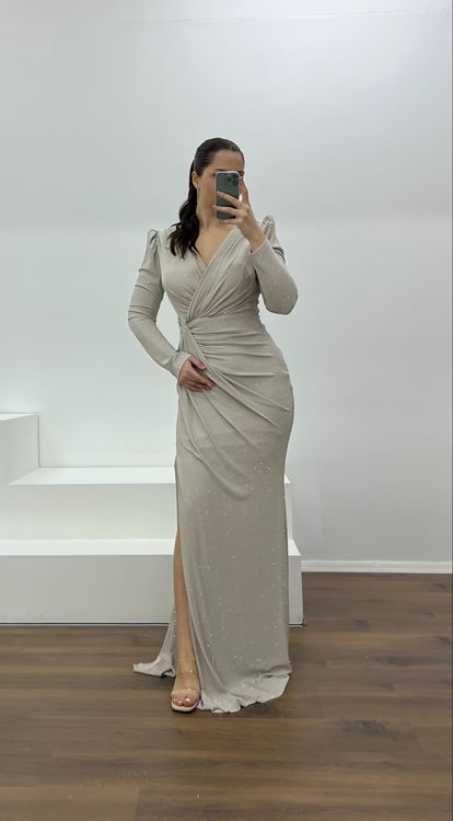 Abito da sera glitterato con scollo a V in visone per taglie forti