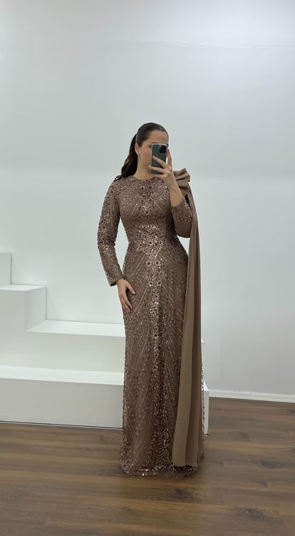 Abito da sera modesto ricamato in visone taglie forti