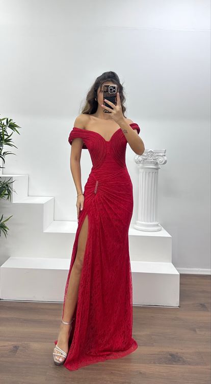 Kırmızı Straplez Dantel Abiye Elbise