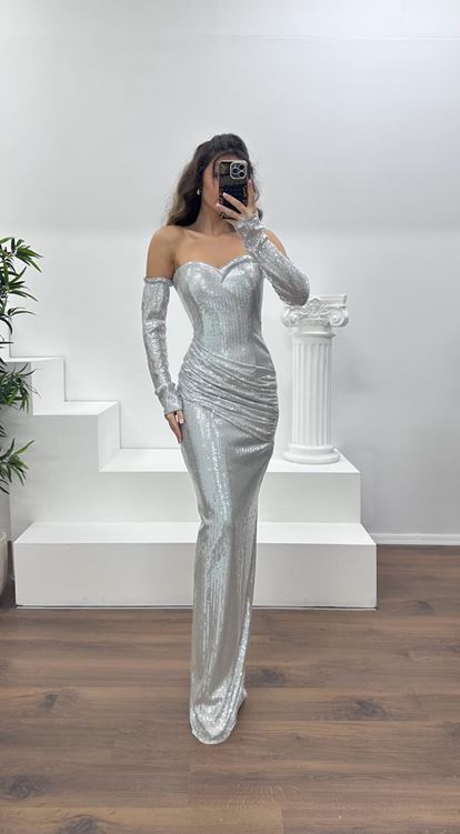 Gümüş Straplez Pullu Abiye Elbise