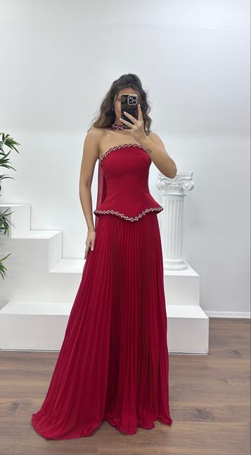 Kırmızı Straplez Piliseli Abiye Elbise