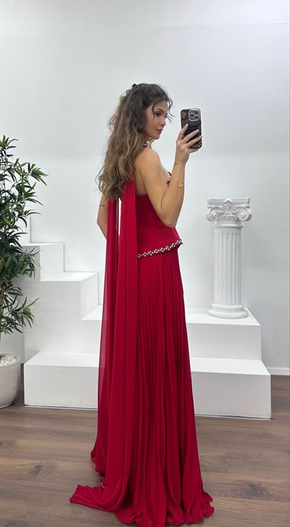 Kırmızı Straplez Piliseli Abiye Elbise