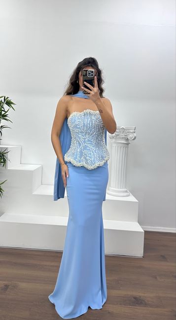 Robe de soirée bleue bustier brodée de perles