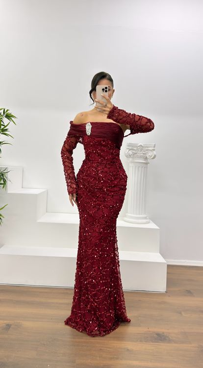 Bordo Straplez İşlemeli Abiye Elbise