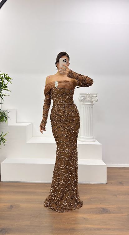 Kahverengi Straplez İşlemeli Abiye Elbise