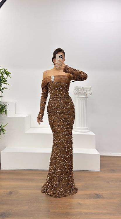 Kahverengi Straplez İşlemeli Abiye Elbise