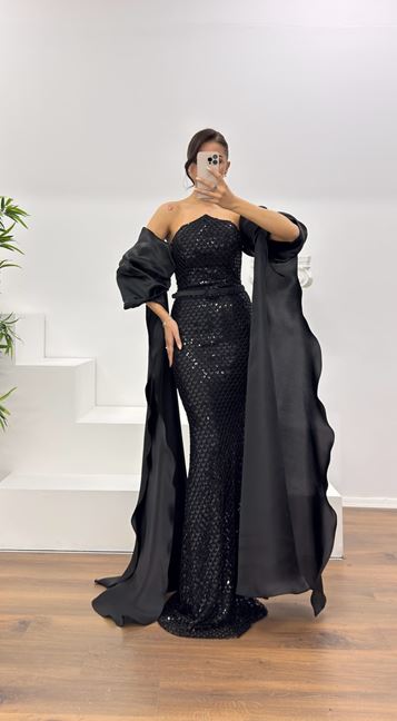 Siyah İşlemeli Balon Kol Abiye Elbise