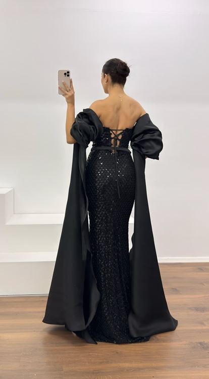 Siyah İşlemeli Balon Kol Abiye Elbise