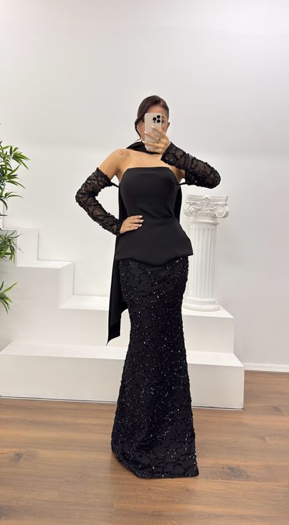 Siyah Straplez İşlemeli Abiye Elbise