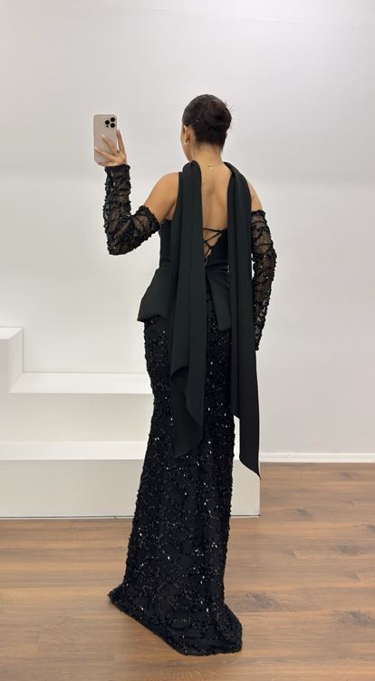 Siyah Straplez İşlemeli Abiye Elbise