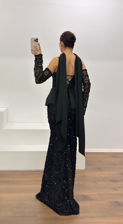 Siyah Straplez İşlemeli Abiye Elbise