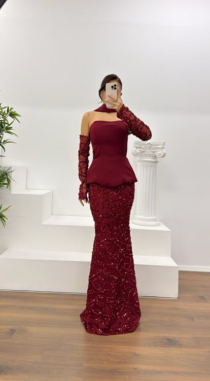 Bordo Straplez İşlemeli Abiye Elbise