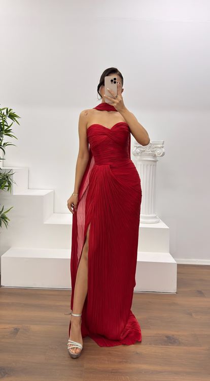 Kırmızı Straplez Piliseli Abiye Elbise