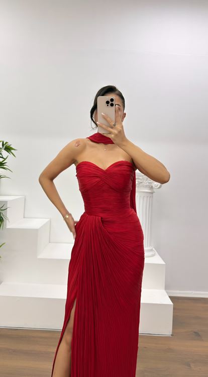Kırmızı Straplez Piliseli Abiye Elbise