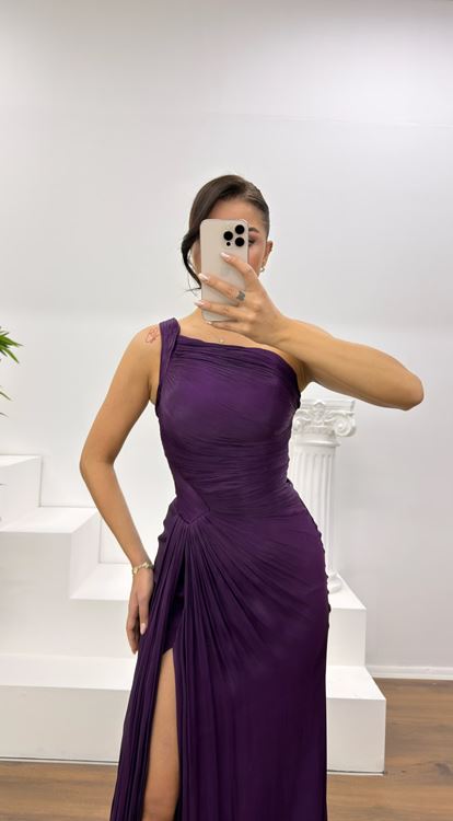 Lila Chiffon Abendkleid mit One Shoulder Ausschnitt und Drapierung