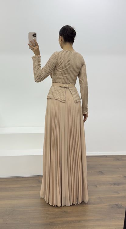 Bej Taş Detaylı Piliseli Abiye Elbise