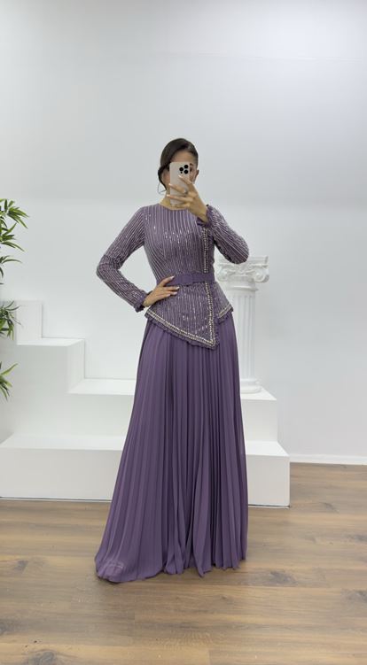 Lila Taş Detaylı Piliseli Abiye Elbise