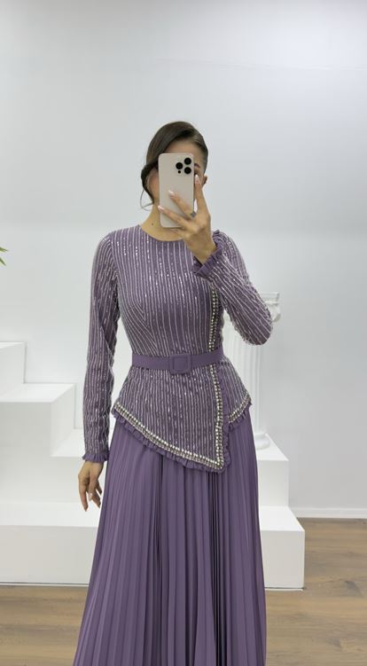 Lila Taş Detaylı Piliseli Abiye Elbise