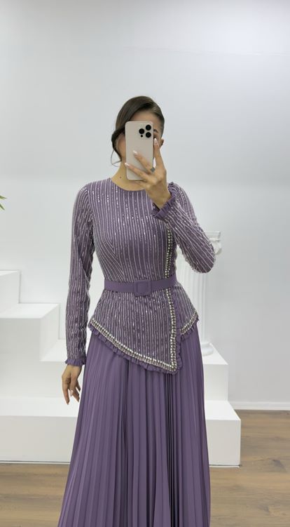 Lila Taş Detaylı Piliseli Abiye Elbise