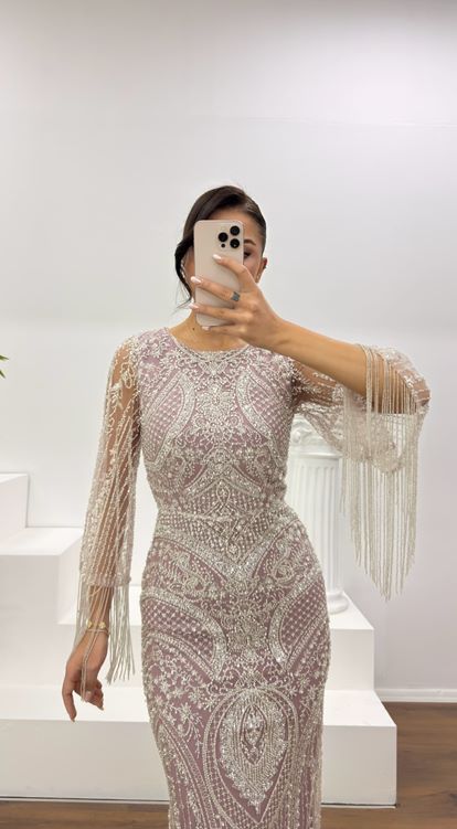 Lila Kolları Saçaklı İşlemeli Abiye Elbise