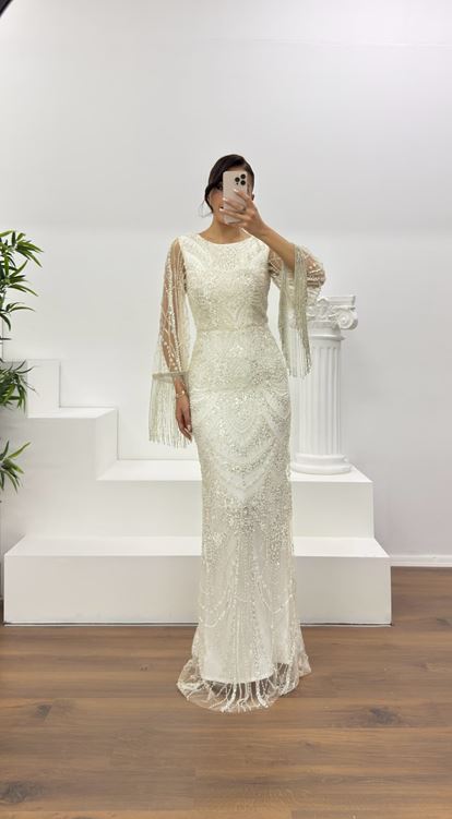 Ekru Kolları Saçaklı İşlemeli Abiye Elbise