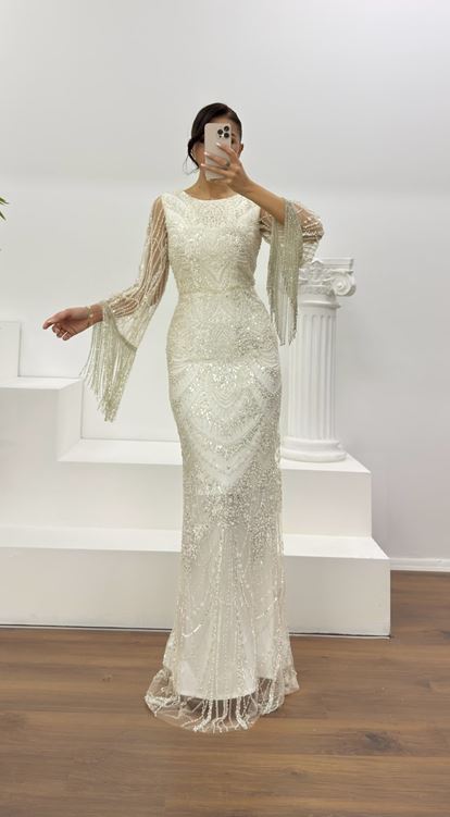 Ekru Kolları Saçaklı İşlemeli Abiye Elbise