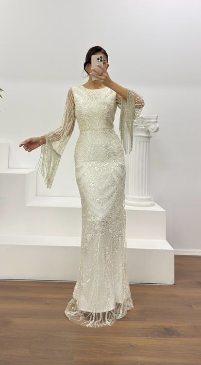 Ekru Kolları Saçaklı İşlemeli Abiye Elbise