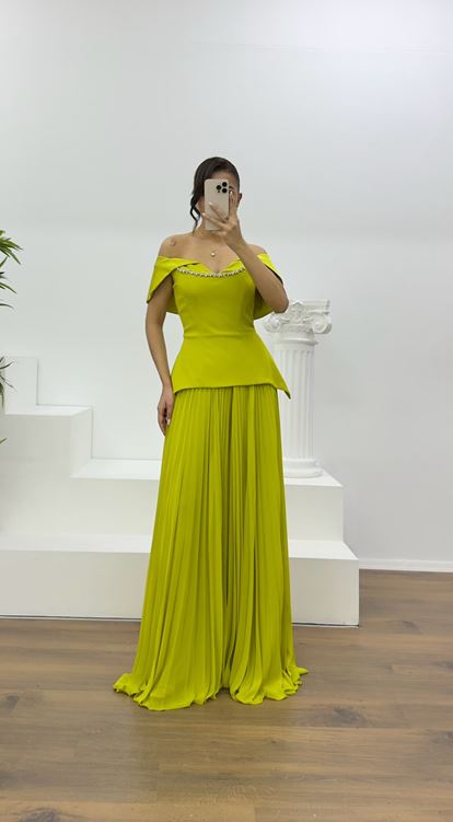 Pistachio Green Boat Neck Pleated Evening Jumpsuit