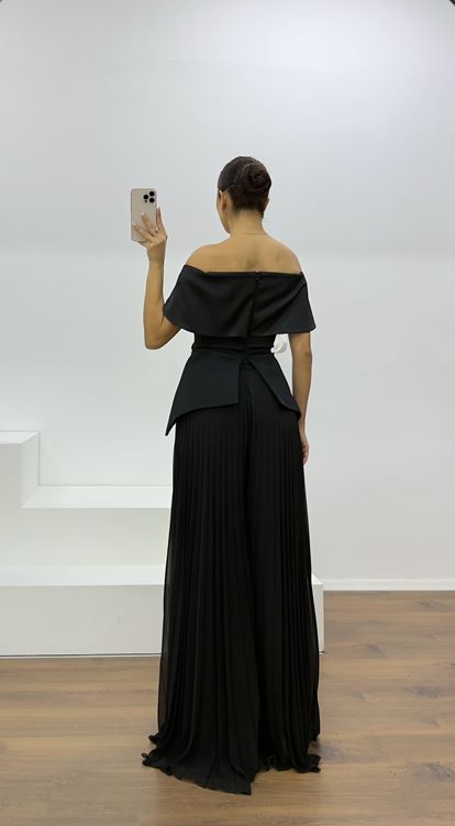 Black Boat Neck Pleated Evening Jumpsuit