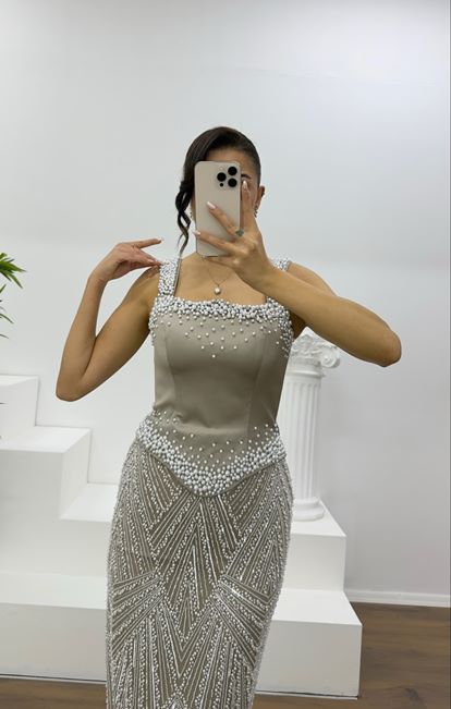 Taş Boncuk İşlemeli Abiye Elbise