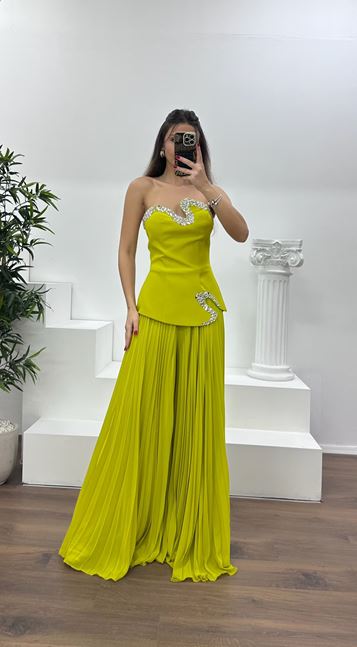 Fıstık Yeşili Straplez  Asimetrik Desen Taşlı Abiye Elbise