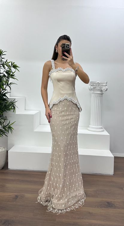 Bej Kare Yaka Boncuklu Uzun Abiye Elbise