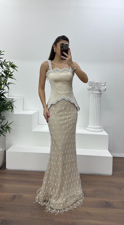 Bej Kare Yaka Boncuklu Uzun Abiye Elbise