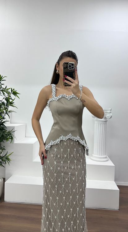 Taş Kare Yaka Boncuklu Uzun Abiye Elbise