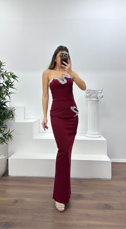 Bordo Asimetrik Kesim Straplez Kalem Abiye Elbise