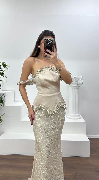 Gold Kolları  Boncuklu Straplez Abiye Elbise