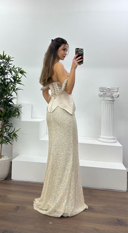 Gold Kolları  Boncuklu Straplez Abiye Elbise