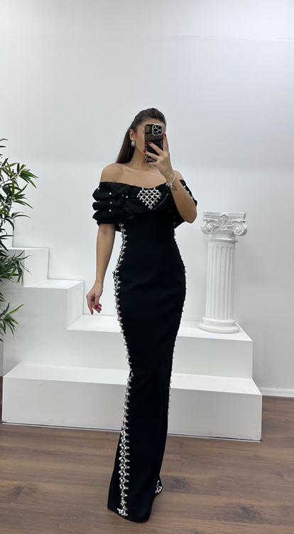 Siyah Kayık Yaka Taşlı Abiye Elbise