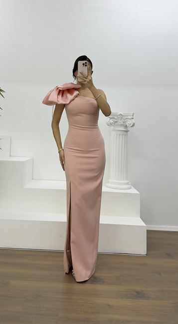 Puderrosa, schulterfreies, trägerloses Etuikleid mit Schleifendetail