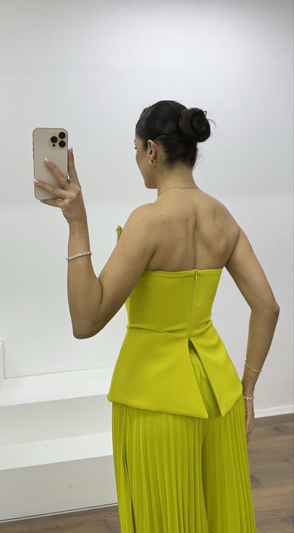 Fıstık Yeşili Taş İşlemeli Etek Kısmı Şifon Piliseli Abiye Tulum