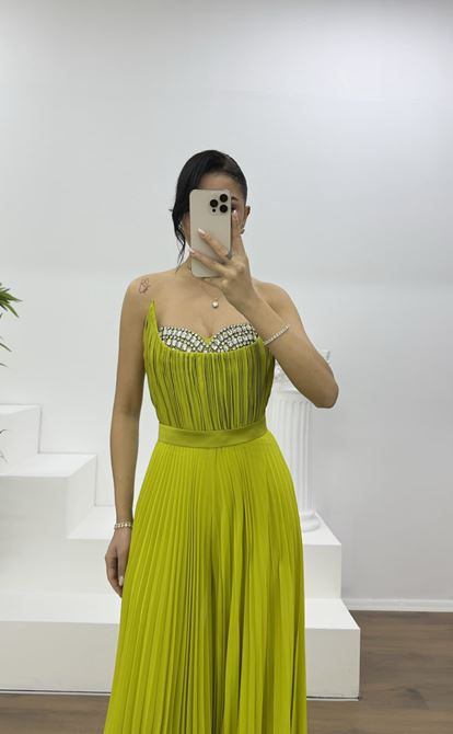 Fıstık Yeşili Göğsü Taş Detaylı Pliseli Tulum Abiye Tulum