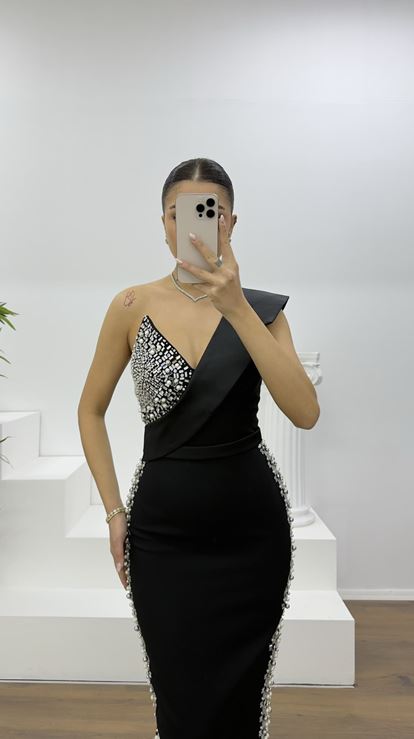 Siyah Kruvaze Yaka Taş İşlemeli Abiye Elbise