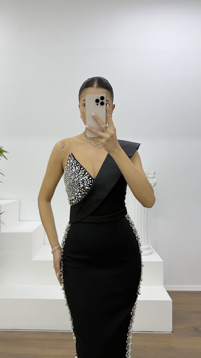 Siyah Kruvaze Yaka Taş İşlemeli Abiye Elbise