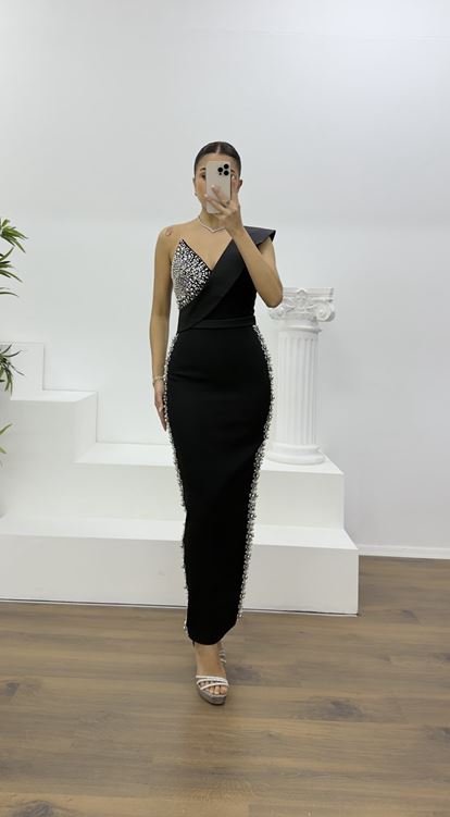 Siyah Kruvaze Yaka Taş İşlemeli Abiye Elbise