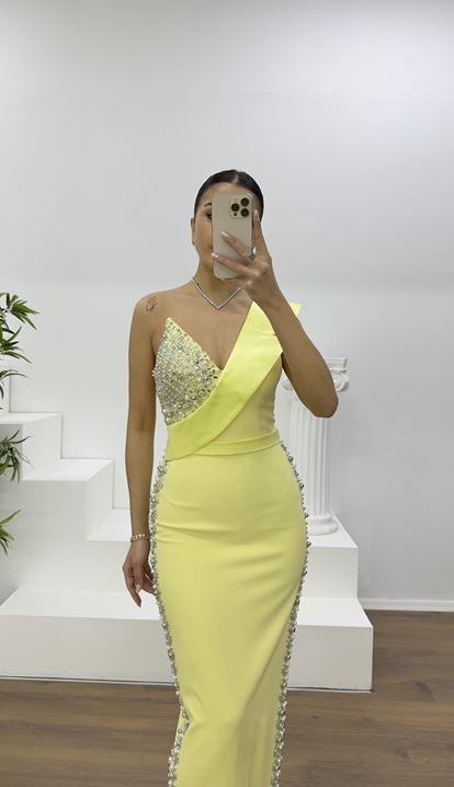 Sarı Kruvaze Yaka Taş İşlemeli Abiye Elbise