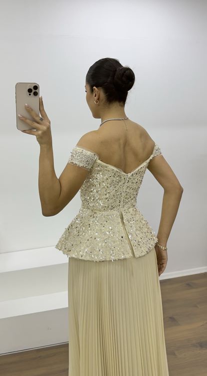 Bej Pul Payet Pelum Detaylı Piliseli Abiye Elbise