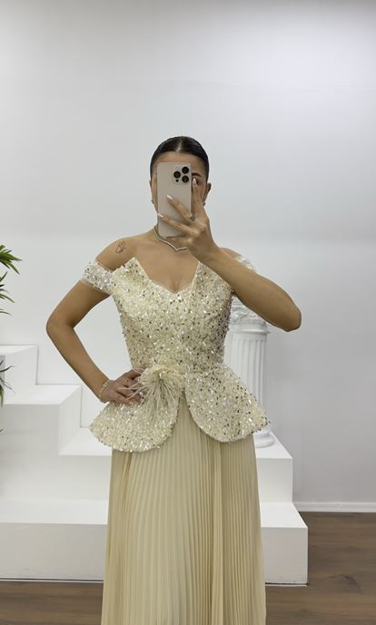 Bej Pul Payet Pelum Detaylı Piliseli Abiye Elbise