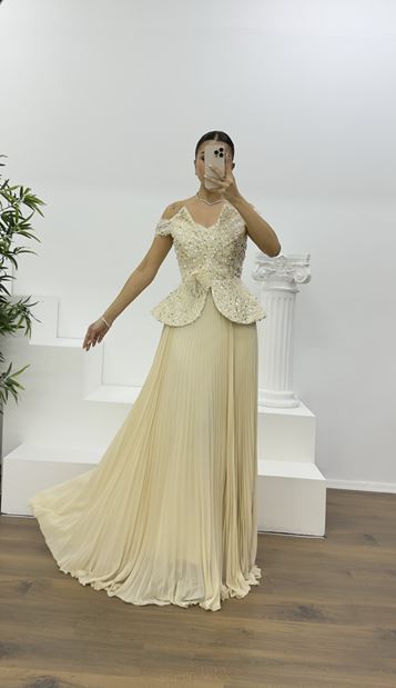 Bej Pul Payet Pelum Detaylı Piliseli Abiye Elbise