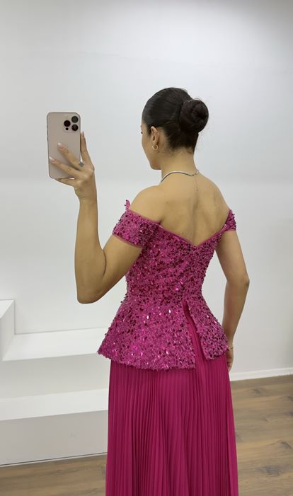 Fuşya Pul Payet Kayık Yaka Piliseli Abiye Elbise